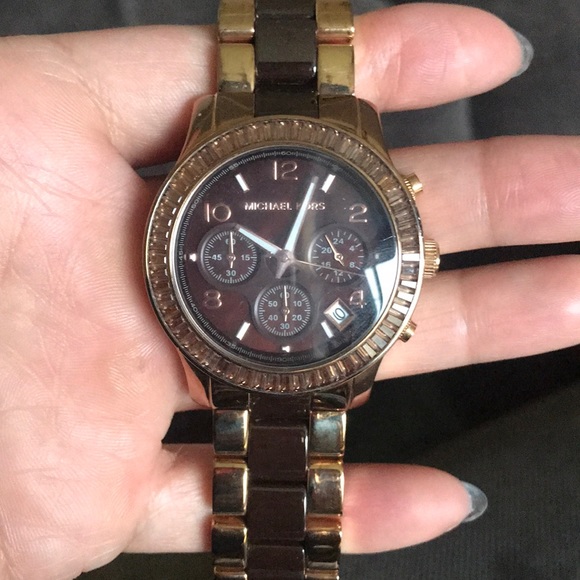 Michaels Kors Brown and Rose Gold Watch - Picture 2 of 4